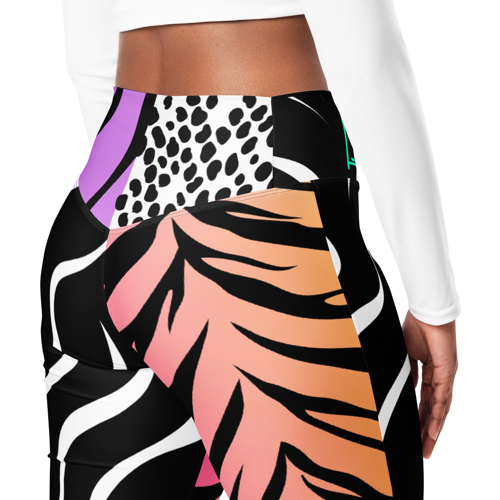 Amor Lavon Hear Me Roar Flare leggings