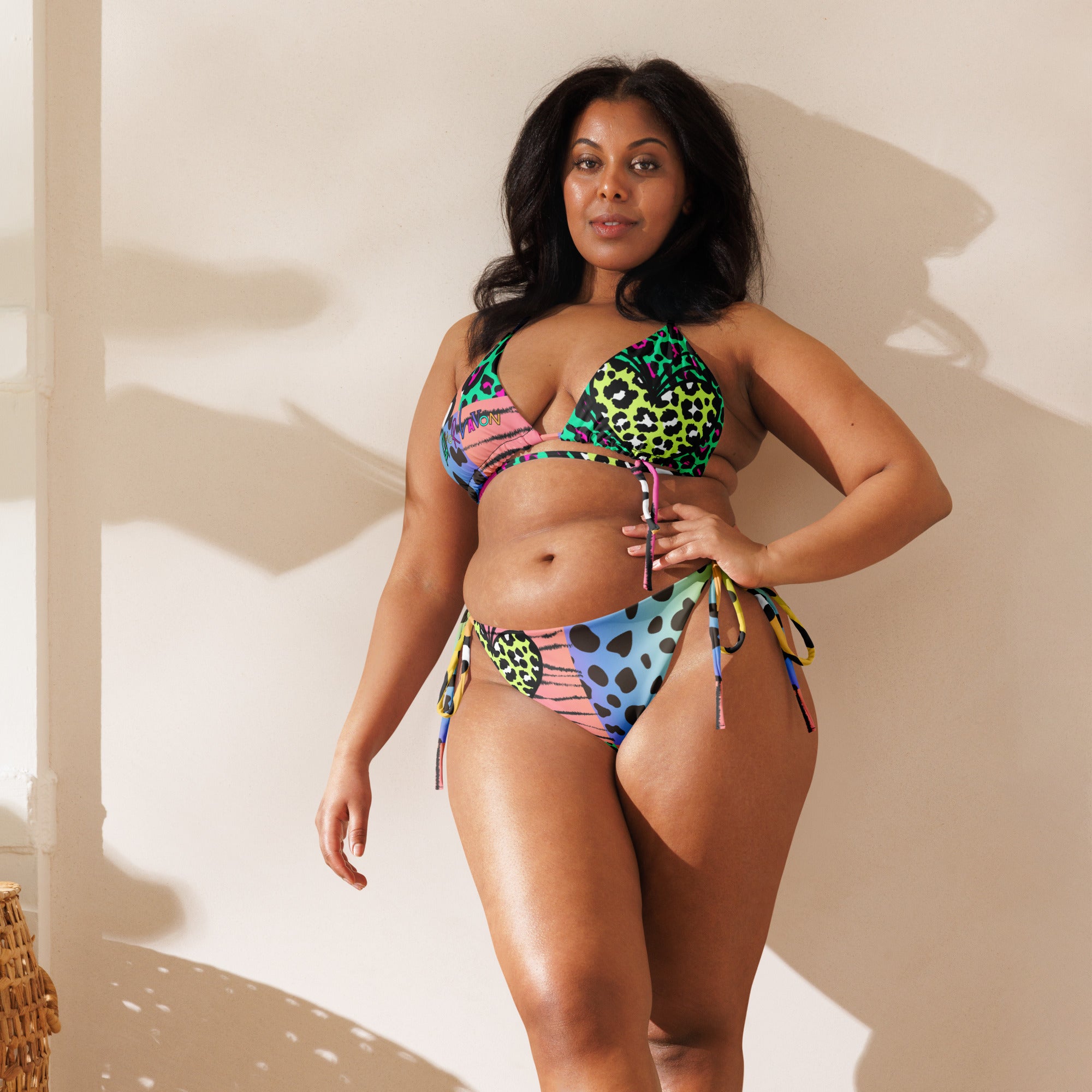 Amor Lavon She A Hottie All-over print recycled string bikini