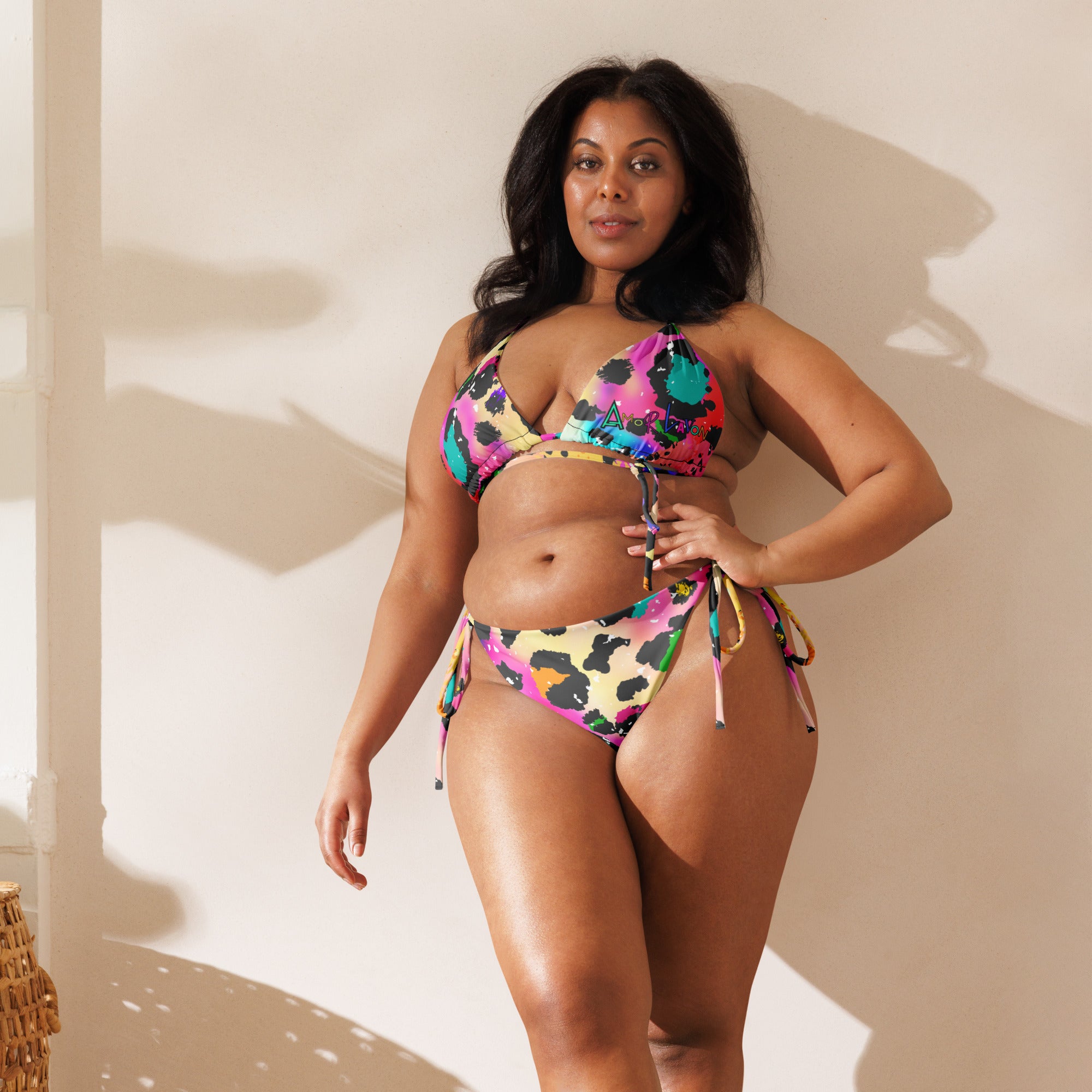 Amor Lavon She Came To Win All-over print recycled string bikini