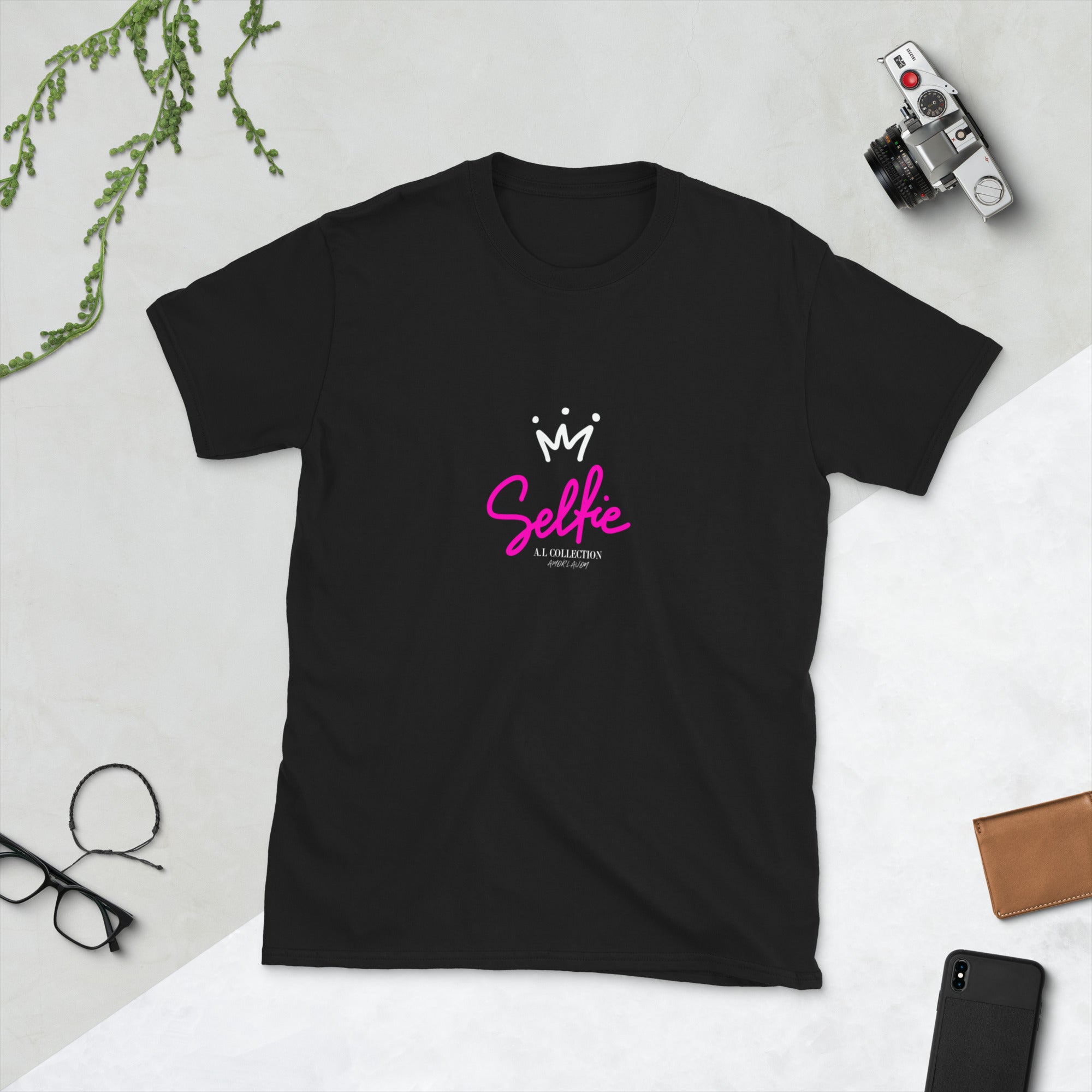 A.L Collection Selfie Queen Short-Sleeve Unisex T-Shirt